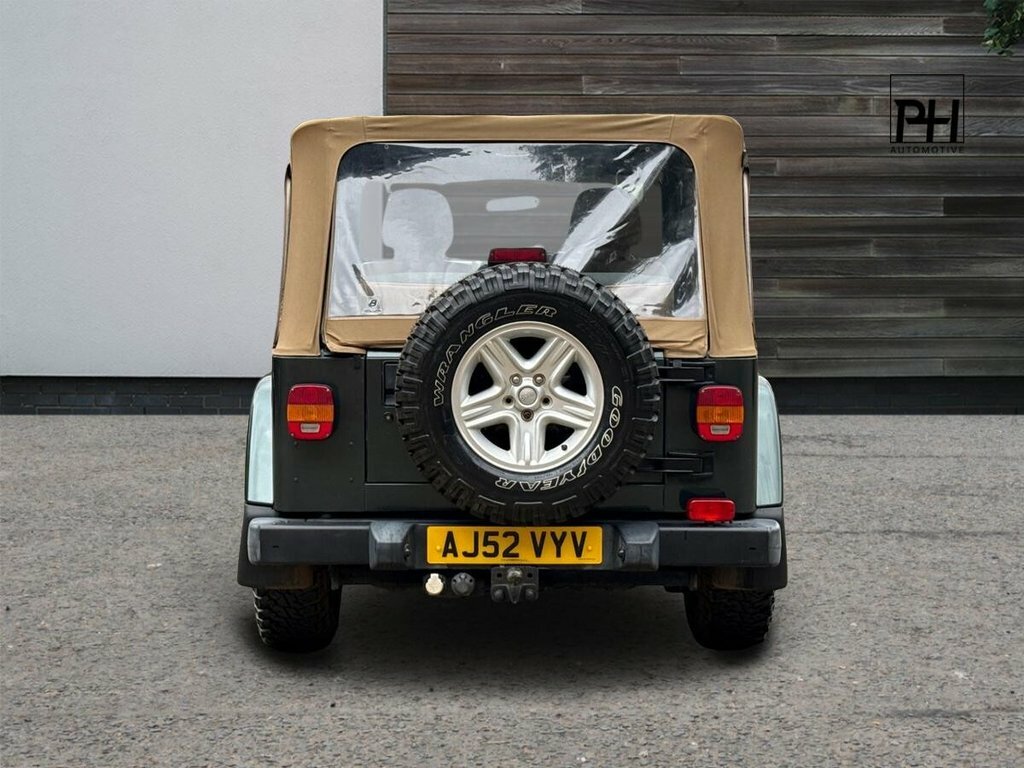 Jeep Wrangler 4L Sahara Green #5