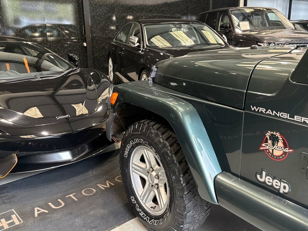 Jeep Wrangler Convertible 4.0 Grizzly Soft Top 4X4 200252 Silver #40
