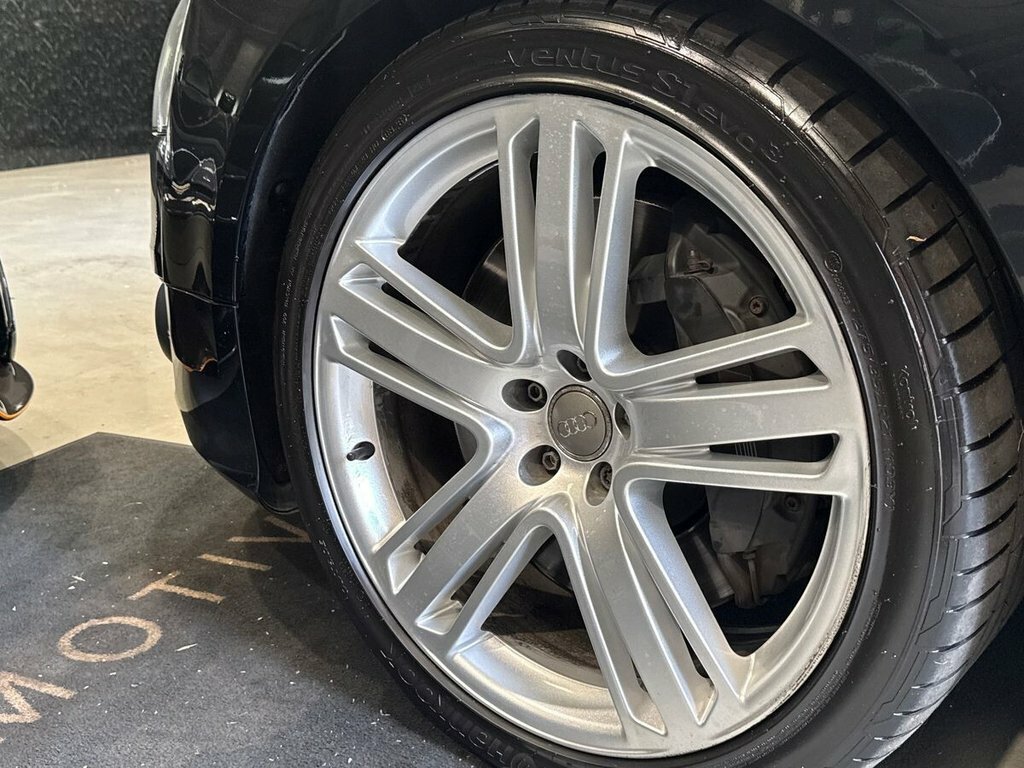 Audi S8 S8 White #40