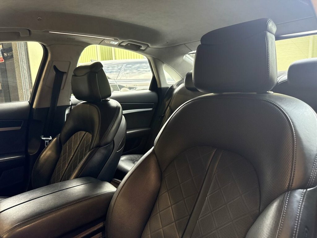 Audi S8 S8 White #16