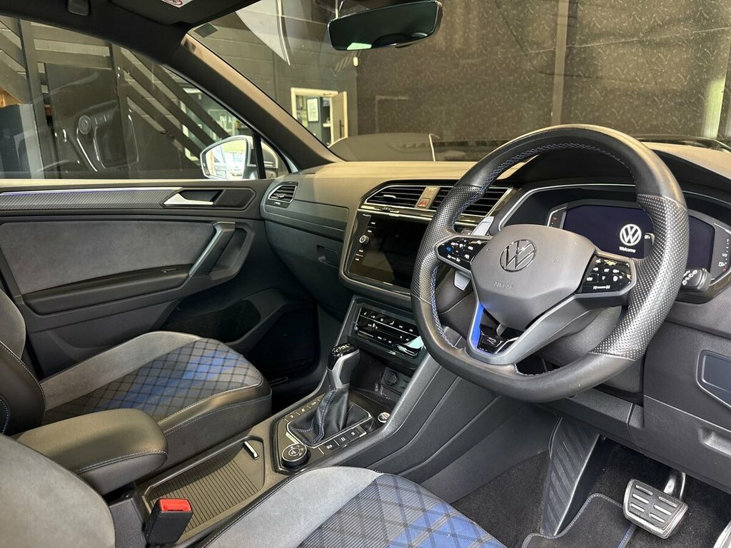 Volkswagen Tiguan 2L R PO23DLE White #2
