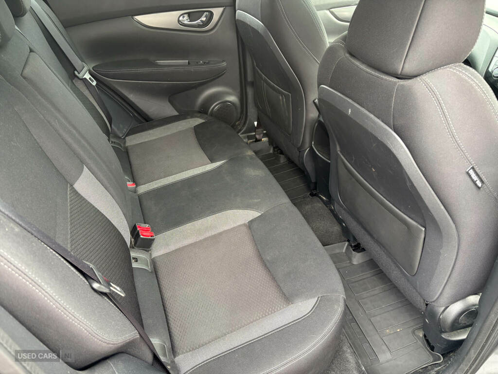 Nissan Qashqai 1.6 Dci N-connecta Grey #4