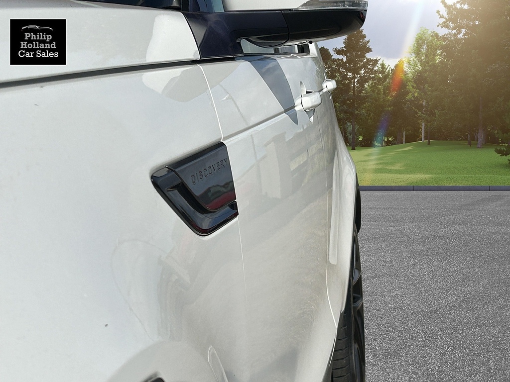 Land Rover Discovery Suv White #2
