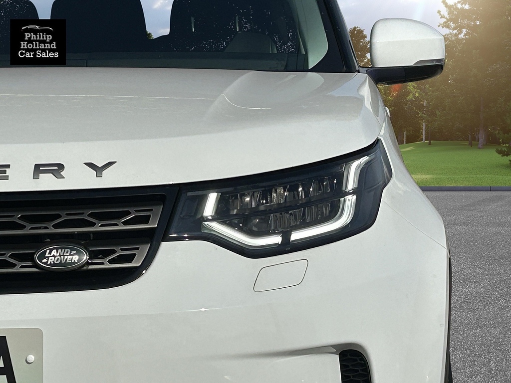 Land Rover Discovery Suv White #3