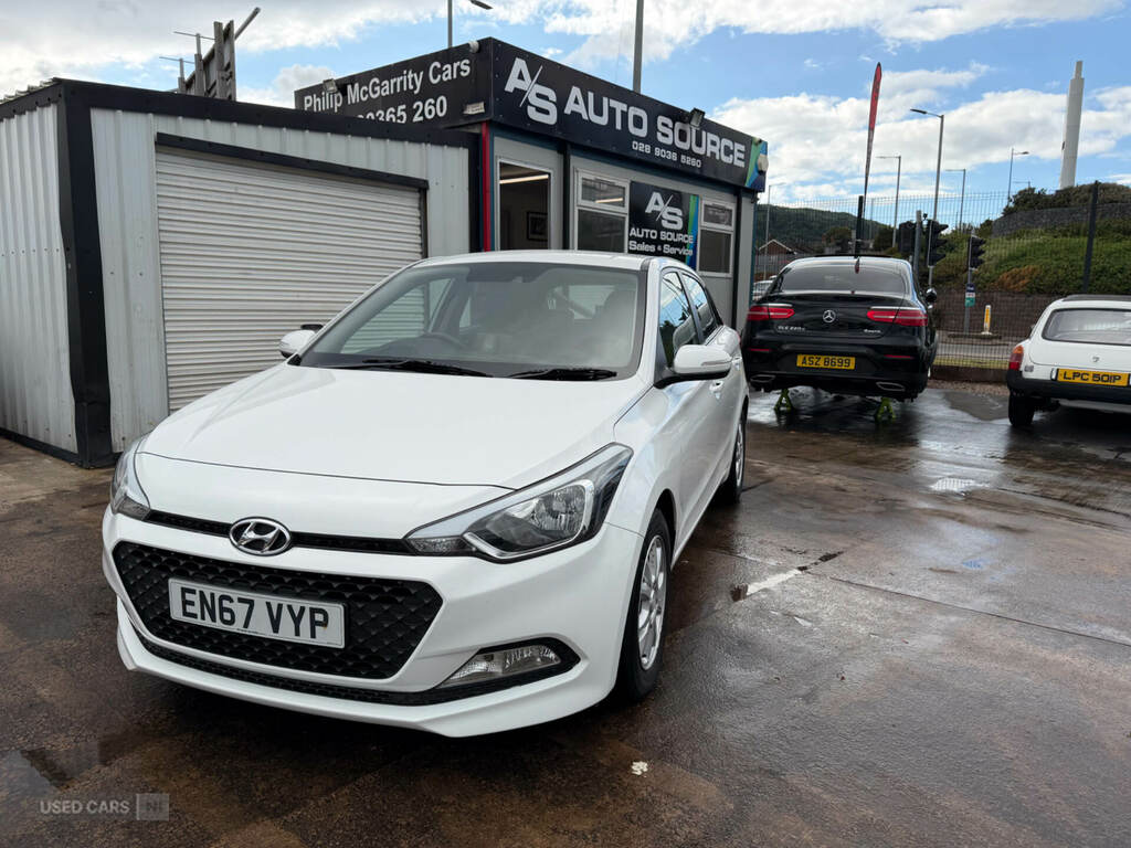Hyundai I20 1.2 Se White #2