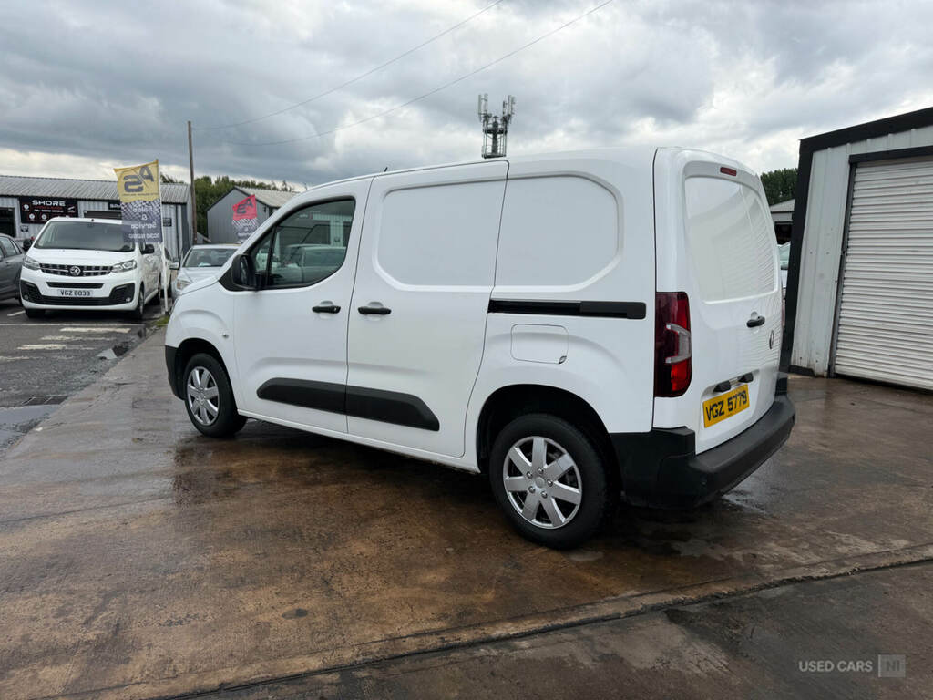 Vauxhall Combo 1.5-Turbo-d-2300-sportive-l1-h1-euro-6-4dr  #7