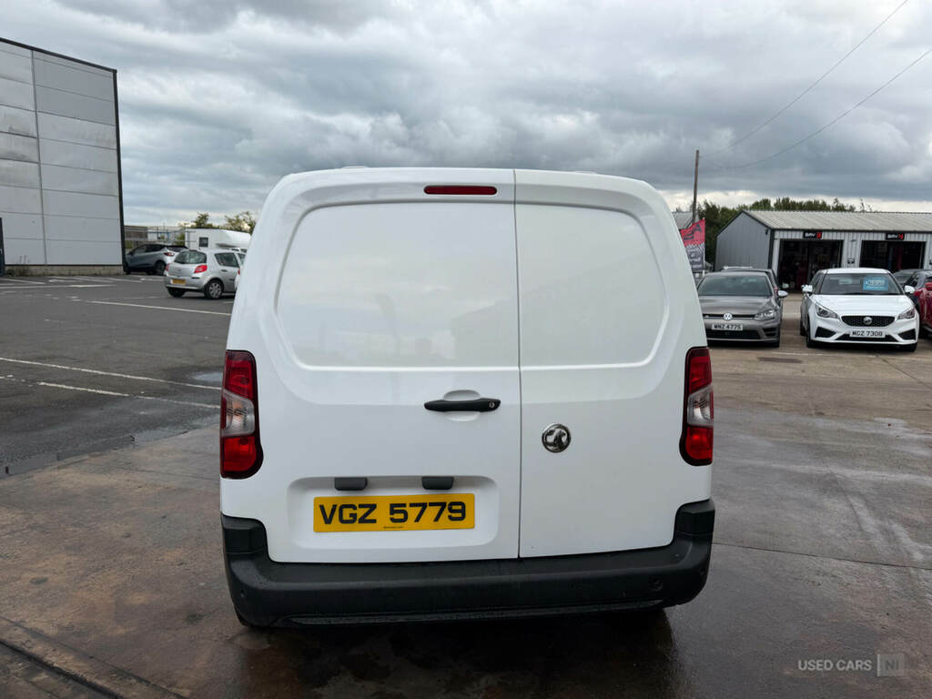 Vauxhall Combo 1.5-Turbo-d-2300-sportive-l1-h1-euro-6-4dr  #10