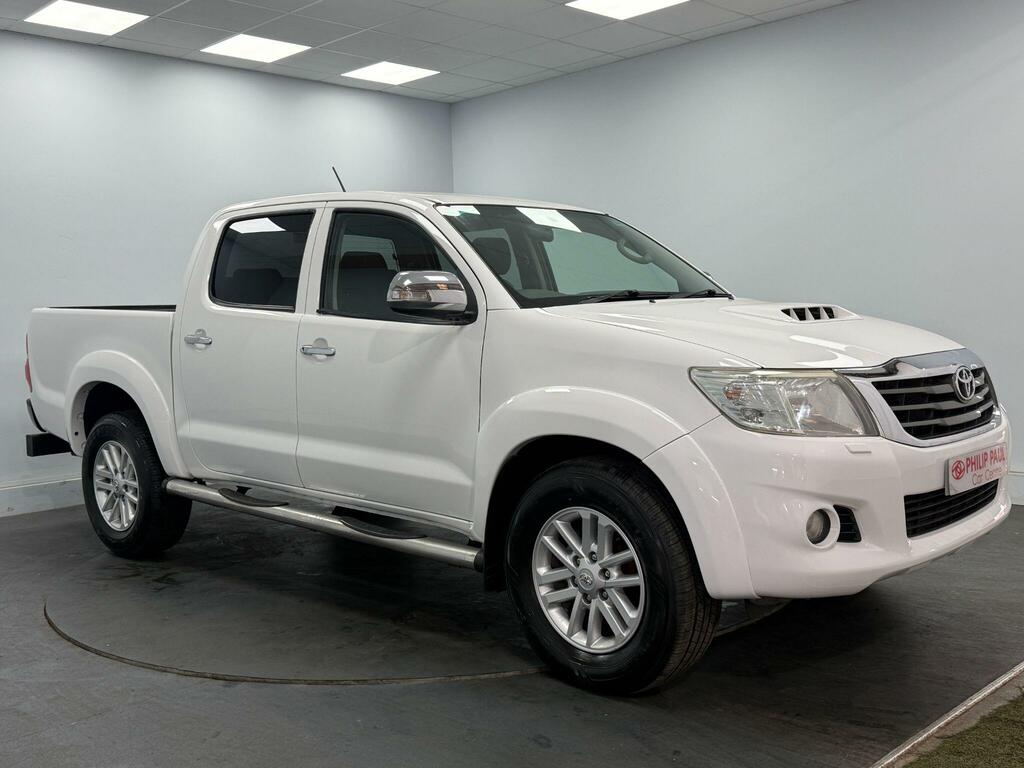 Toyota HILUX Invincible Dcab Pick Up 3.0 D-4d 4Wd 171 White