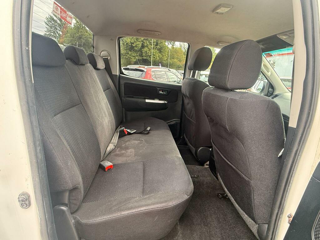 Toyota HILUX Invincible Dcab Pick Up 2.4 D-4d White #7