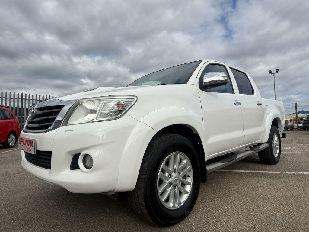 Toyota HILUX Invincible Dcab Pick Up 2.4 D-4d White #20