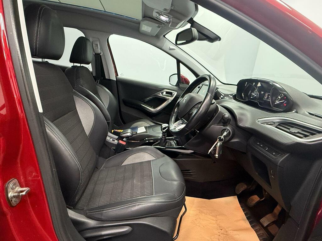 Peugeot 2008 1.5 Bluehdi 100 Allure Premium Red #5