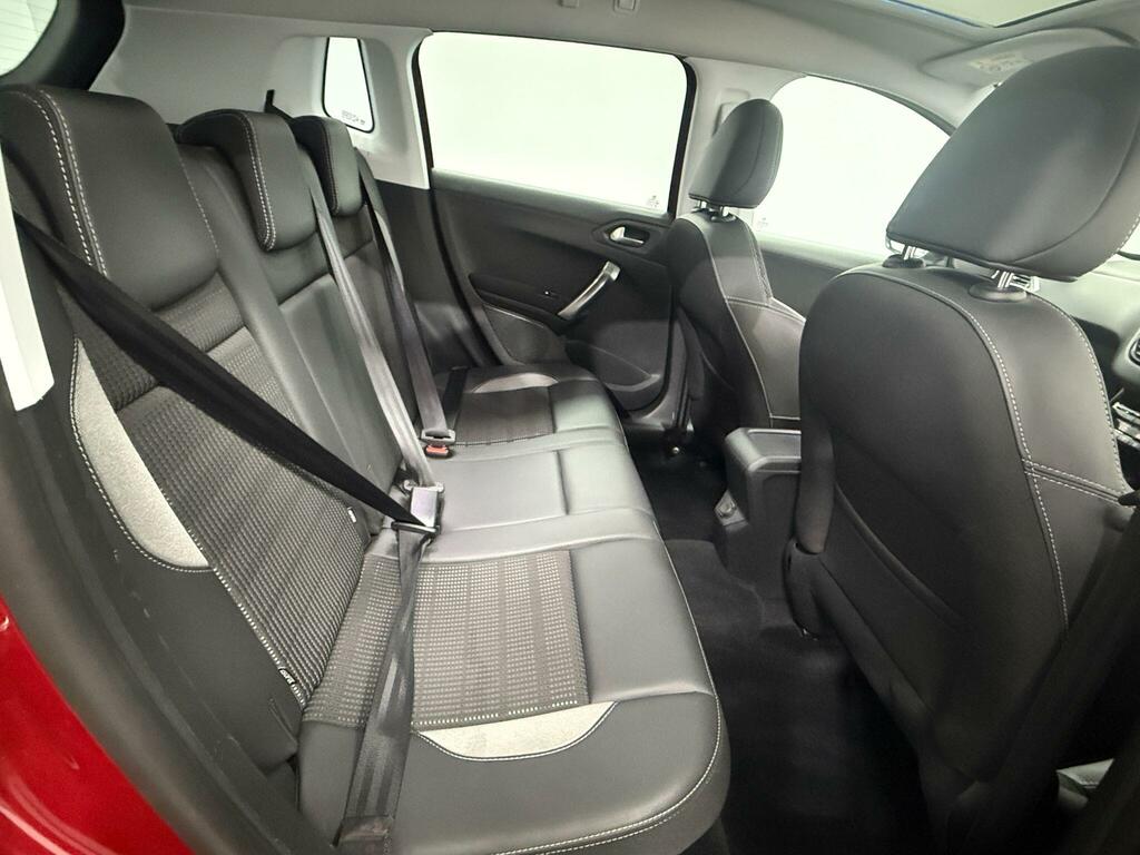 Peugeot 2008 1.5 Bluehdi 100 Allure Premium Red #6