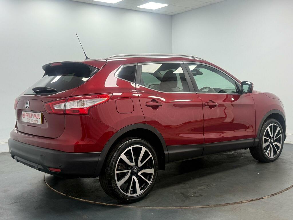 Nissan Qashqai 1.6 Dci Tekna Xtronic Red #4