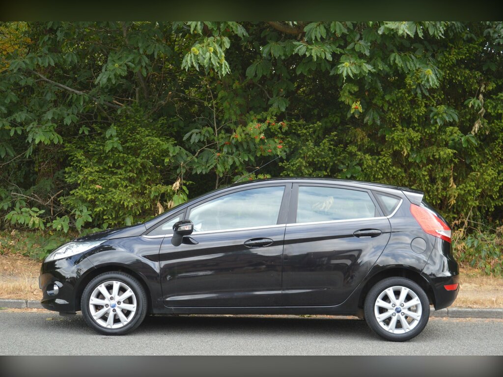 Ford Fiesta 1.4 Zetec Hatchback 154 Gkm Black #3