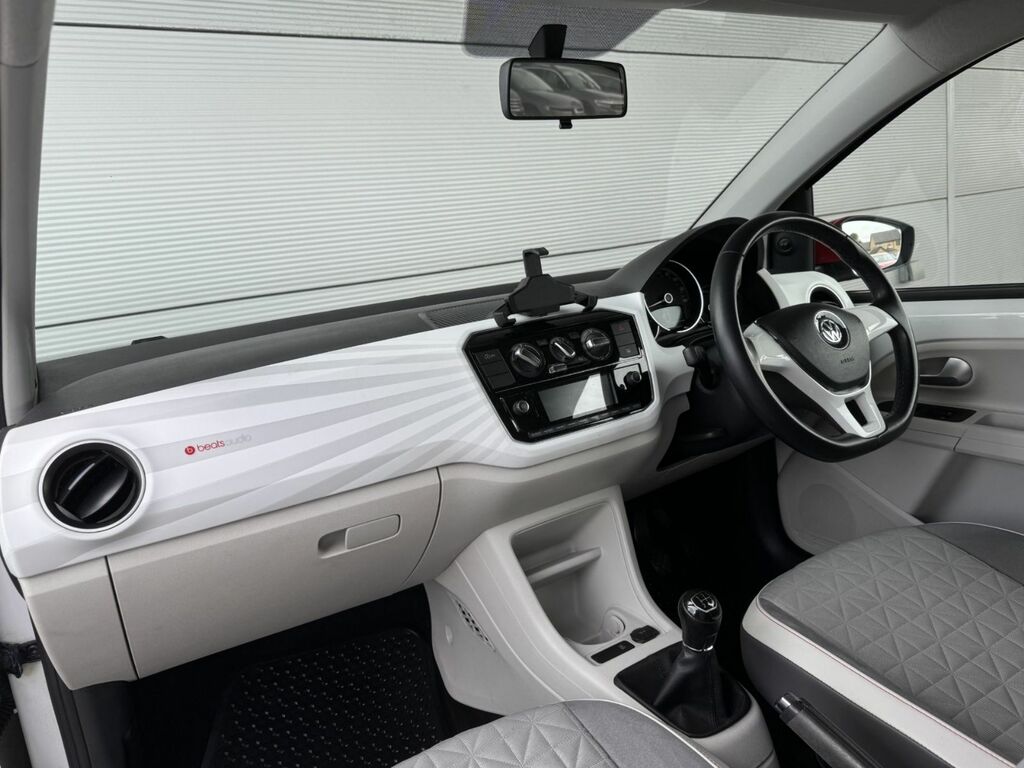 Volkswagen Up 1.0 Beats 60 White #6