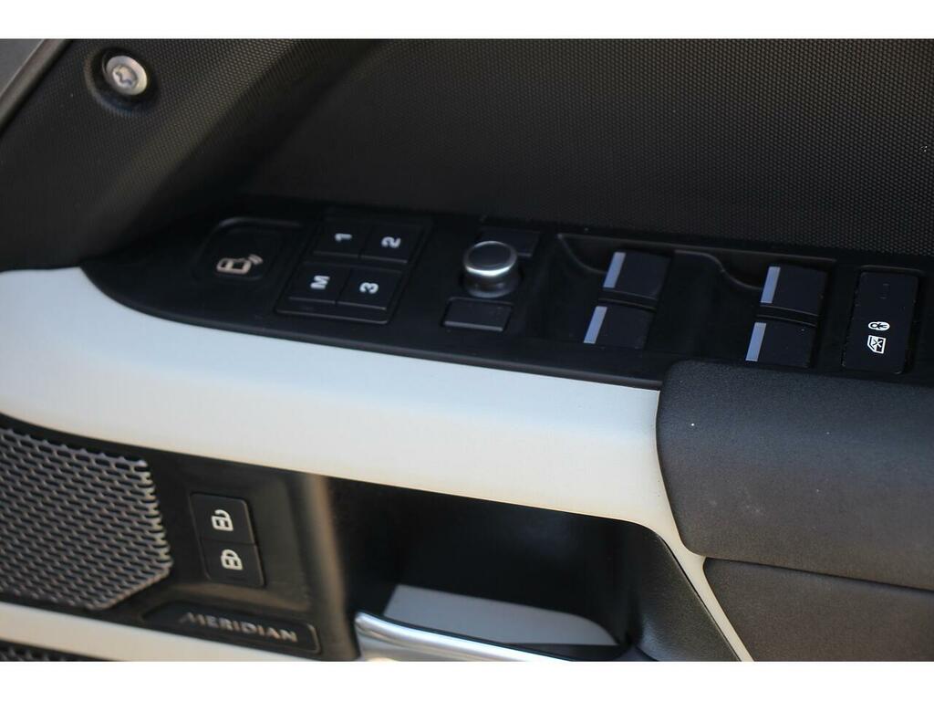 Land Rover Defender 110 2.0 P300 Se 110 Black #32