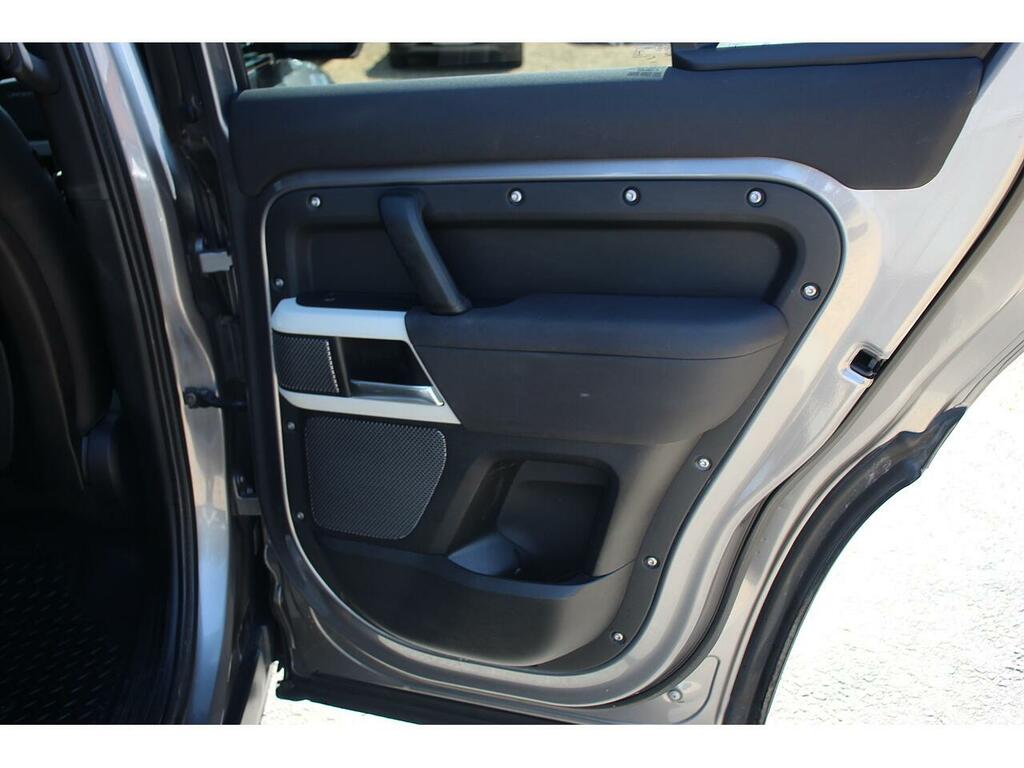 Land Rover Defender 110 2.0 P300 Se 110 Black #36