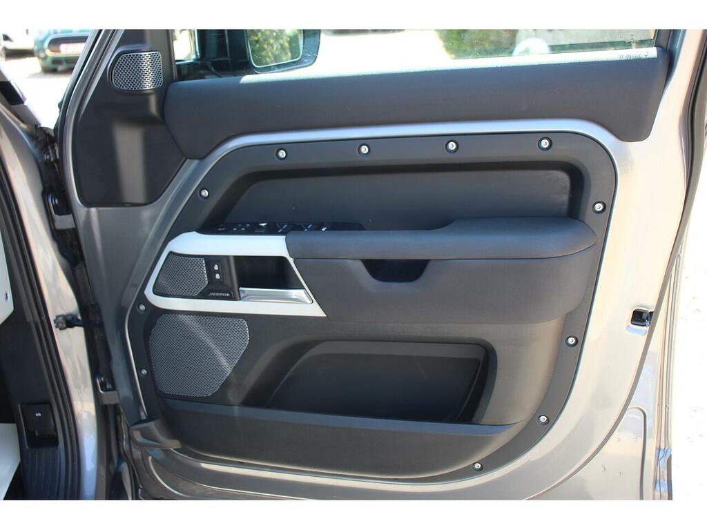 Land Rover Defender 110 2.0 P300 Se 110 Black #33