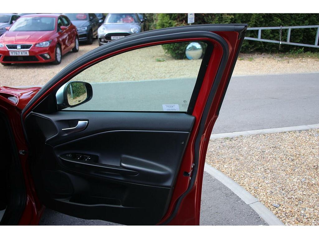 Alfa Romeo Giulietta Giulietta 2.0 Jtdm-2 Qv Line Tct Euro 6 Ss Red #30