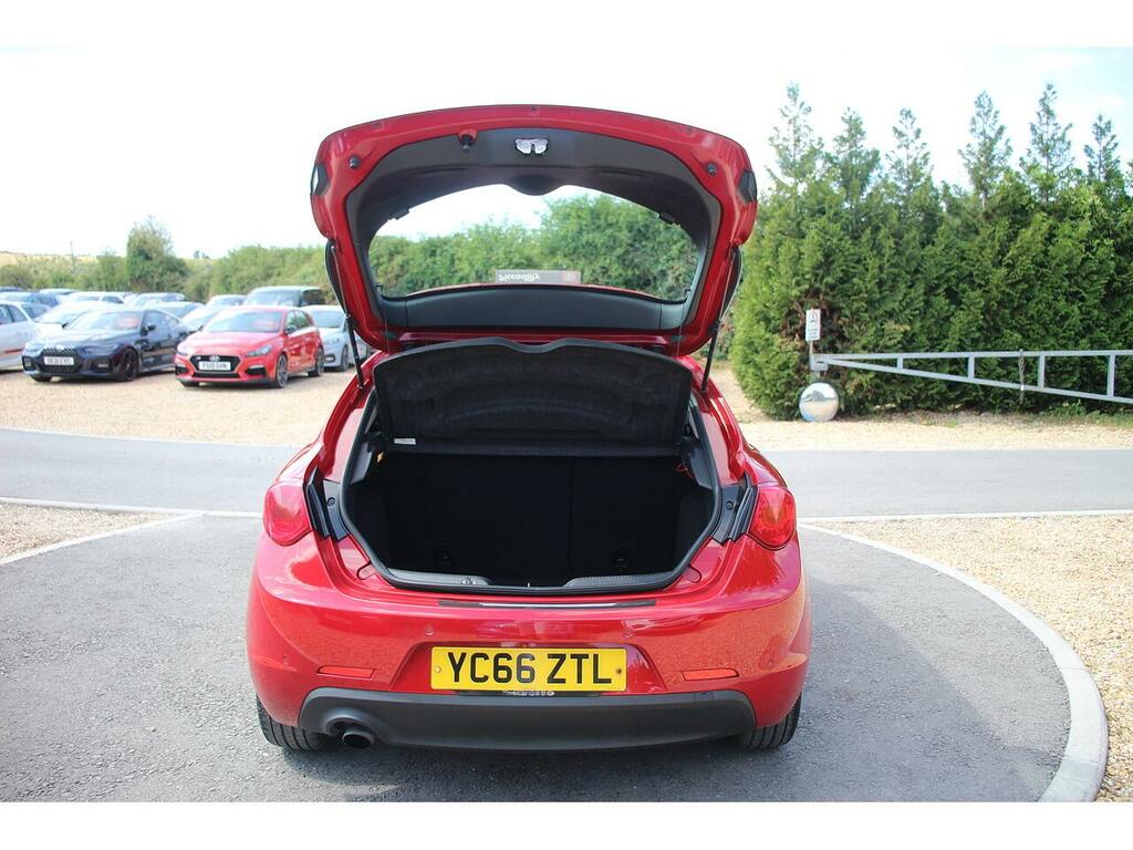 Alfa Romeo Giulietta Giulietta 2.0 Jtdm-2 Qv Line Tct Euro 6 Ss Red #34