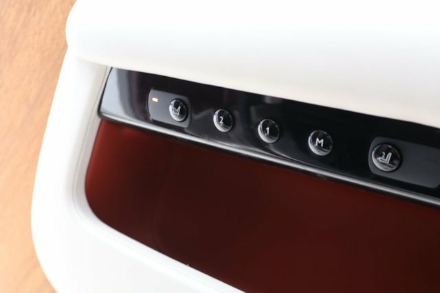 Rolls-Royce Dawn V12 Black #19
