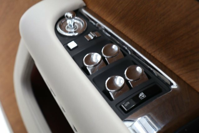 Rolls-Royce Dawn V12 Black #18