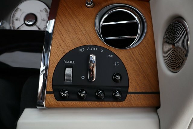 Rolls-Royce Dawn V12 Black #16