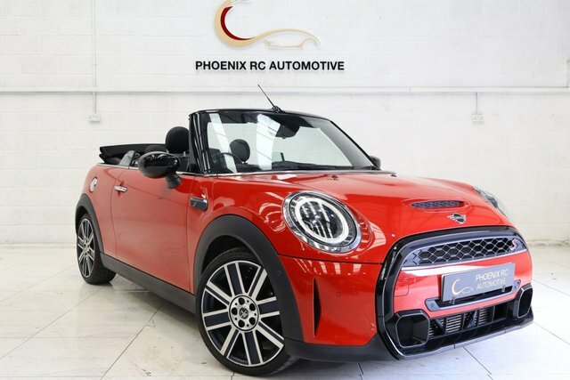 Mini Convertible 2.0 Cooper S Exclusive Convertible Step YH72BZK Red