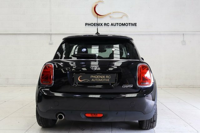 Mini Hatch 1.5 Cooper Classic Hatchback Steptronic WV69OWX Black #5