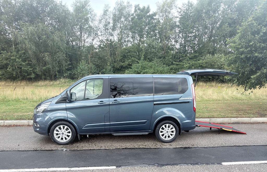 Ford Tourneo Custom Allied Titanium Tdci Wheelchair Accessible Vehic