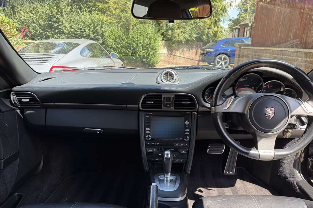 Porsche 911 Carrera 2  #4