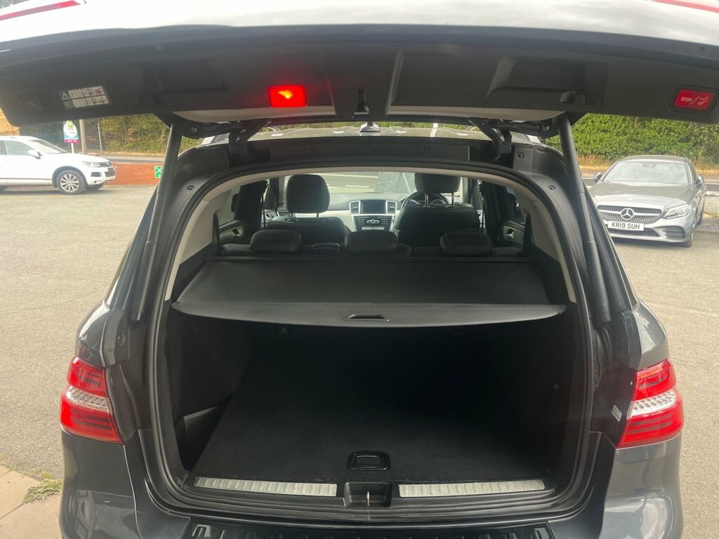 Mercedes-Benz M Class 3L Amg Sport Grey #4