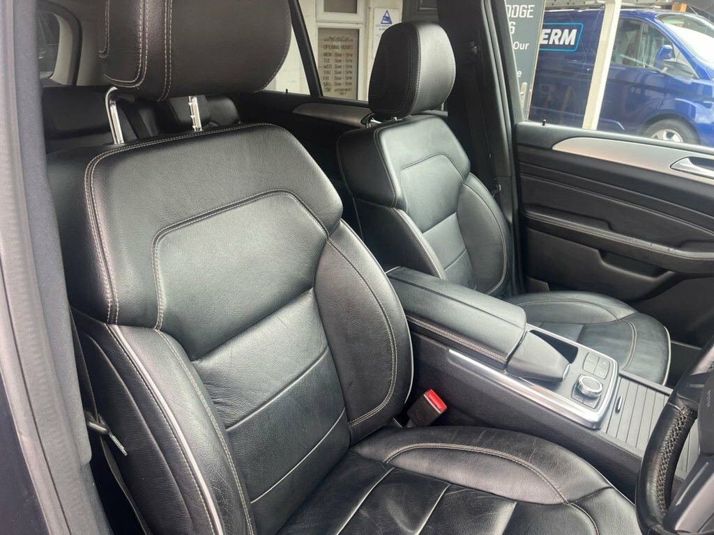 Mercedes-Benz M Class 2.1L Amg Sport Silver #37