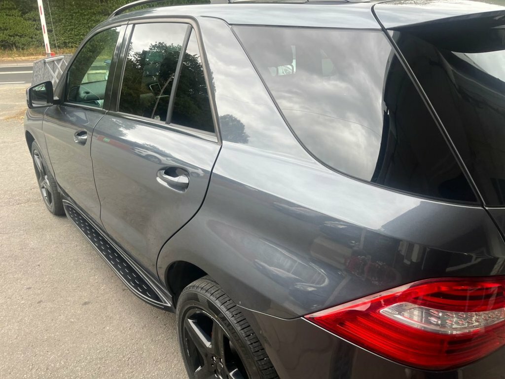 Mercedes-Benz M Class 2.1L Amg Sport Silver #22
