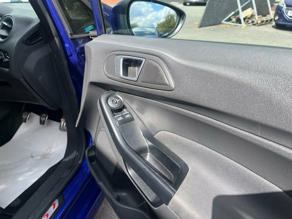 Ford Fiesta 1.25 Zetec Euro 5 Red #37