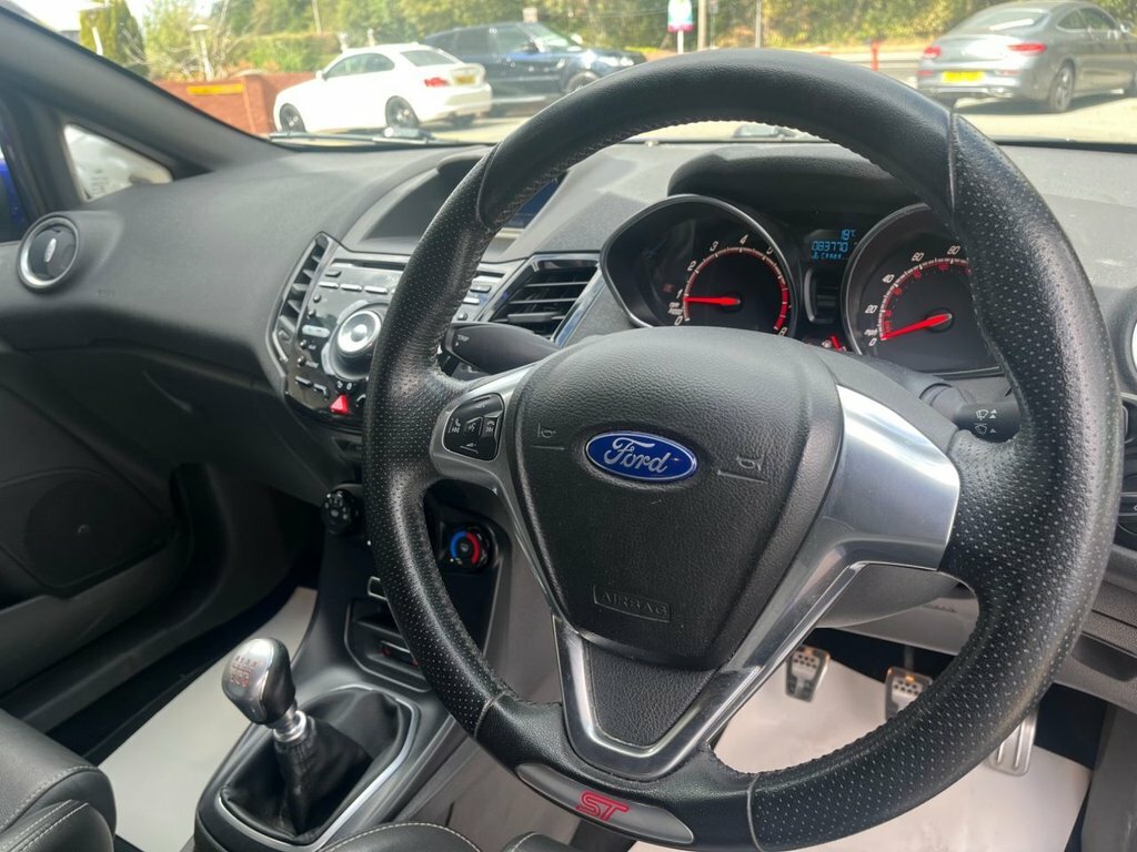 Ford Fiesta 1.25 Zetec Euro 5 Red #33