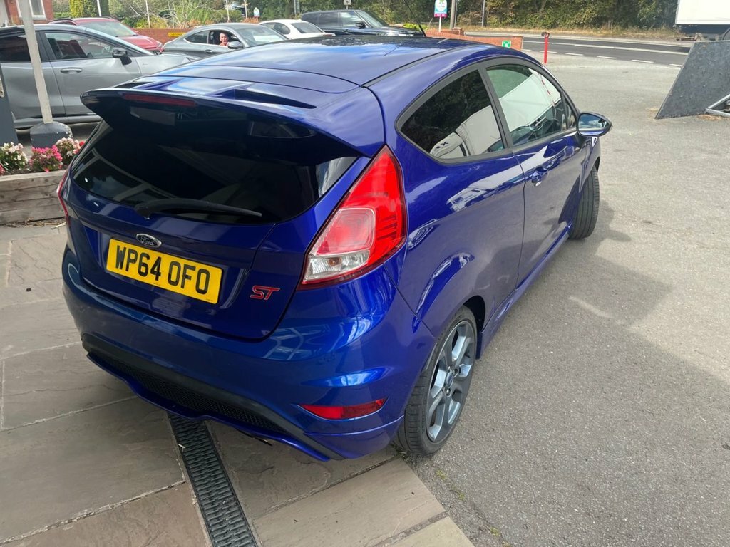 Ford Fiesta 1.25 Zetec Euro 5 Red #25