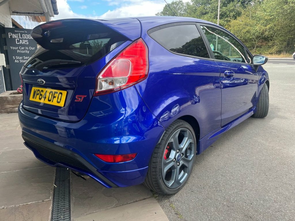 Ford Fiesta 1.25 Zetec Euro 5 Red #22
