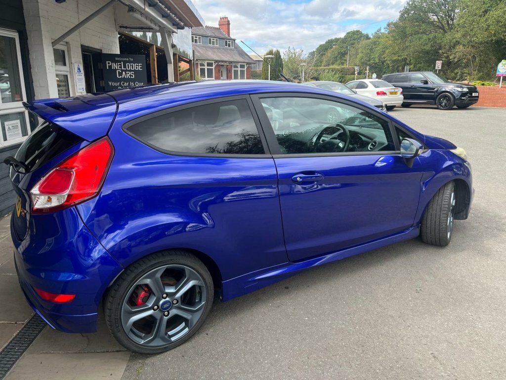 Ford Fiesta 1.25 Zetec Euro 5 Red #19