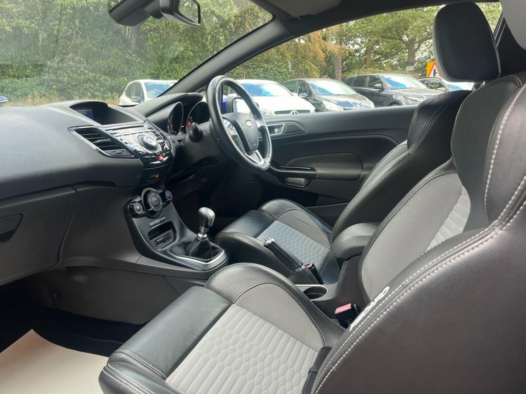 Ford Fiesta 1.25 Zetec Euro 5 Red #53