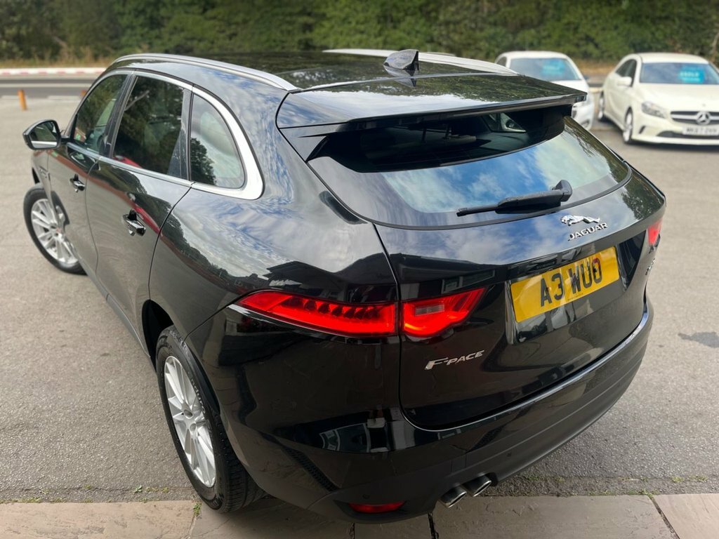Jaguar F-Pace 2L Portfolio Black #4