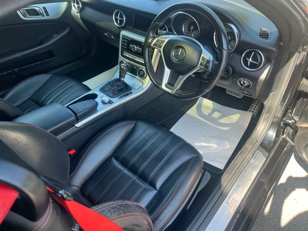 Mercedes-Benz SLK 1.8L Amg Sport Black
