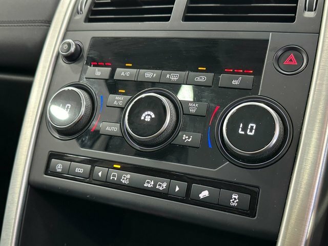 Land Rover Discovery Sport Si4 Hse Luxury Black #24