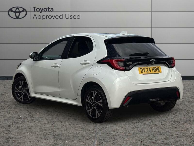 Toyota Yaris 1.5 Vvt-h Design Hatchback Hybrid E-cvt DV24HRW White #5