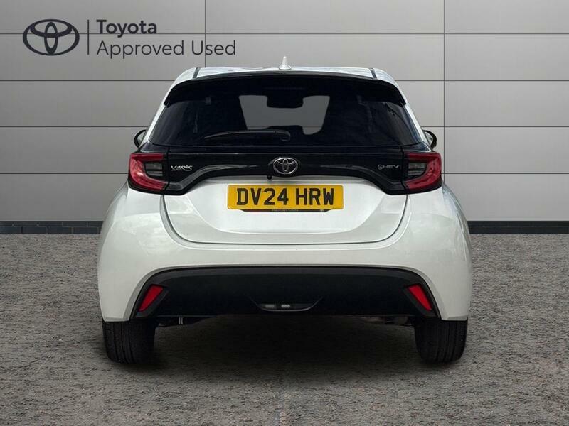Toyota Yaris 1.5 Vvt-h Design Hatchback Hybrid E-cvt DV24HRW White #4