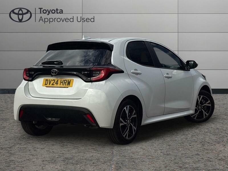 Toyota Yaris 1.5 Vvt-h Design Hatchback Hybrid E-cvt DV24HRW White #3