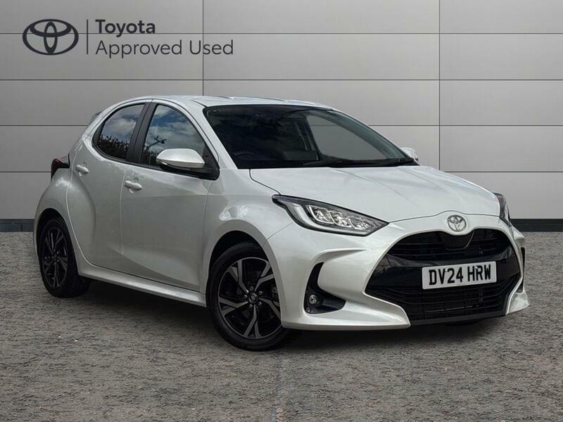 Toyota Yaris 1.5 Vvt-h Design Hatchback Hybrid E-cvt White