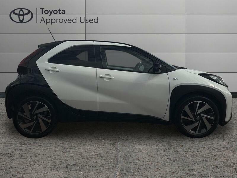 Toyota Aygo X 1.0 Vvt-i Edge Hatchback X-shift Euro 6 White #2
