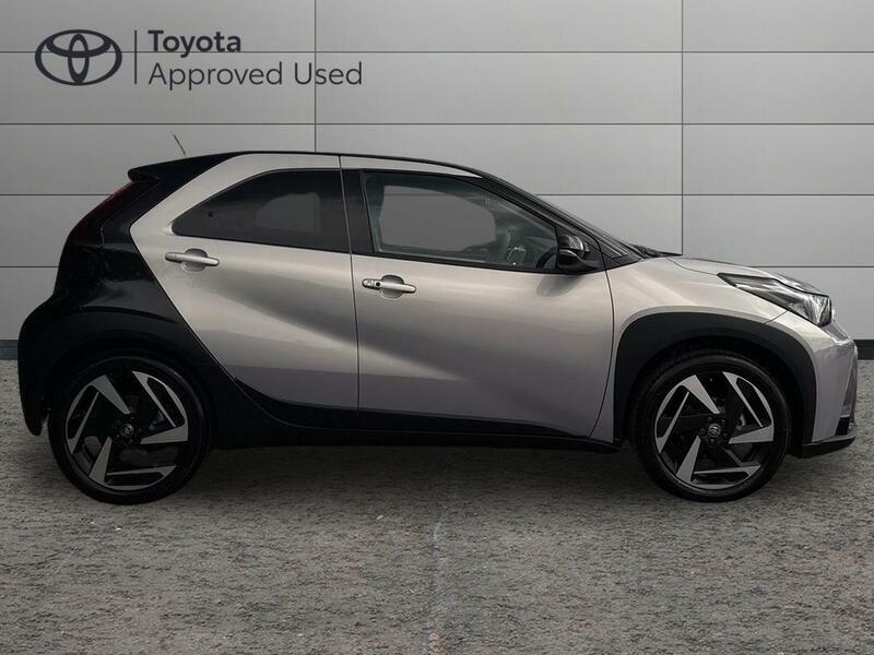 Toyota Aygo X 1.5H 49Kwh Design Hatchback Hybrid Cvt DN26CEK Silver #2