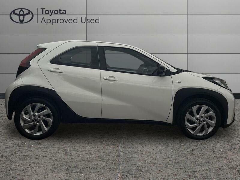 Toyota Aygo X 1.0 Vvt-i Pure Hatchback X-shift Euro 6 White #2